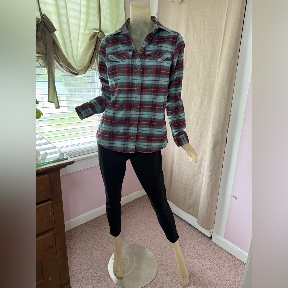 LL Bean Plaid  Button Up Womens Shirt - Picture 2 of 11